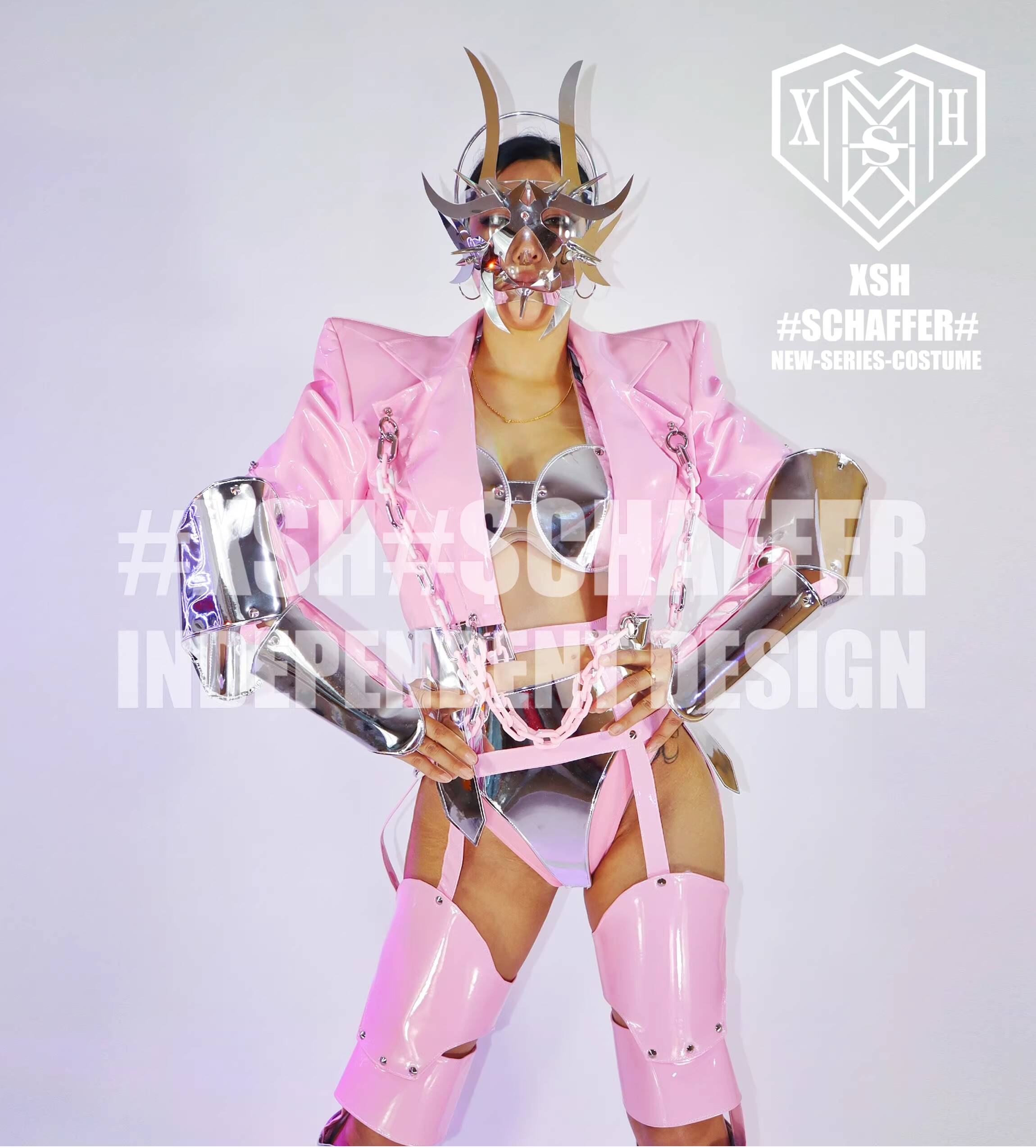 Fantasia Feminina Nova de Hall - Tech Queen avaliação e preço