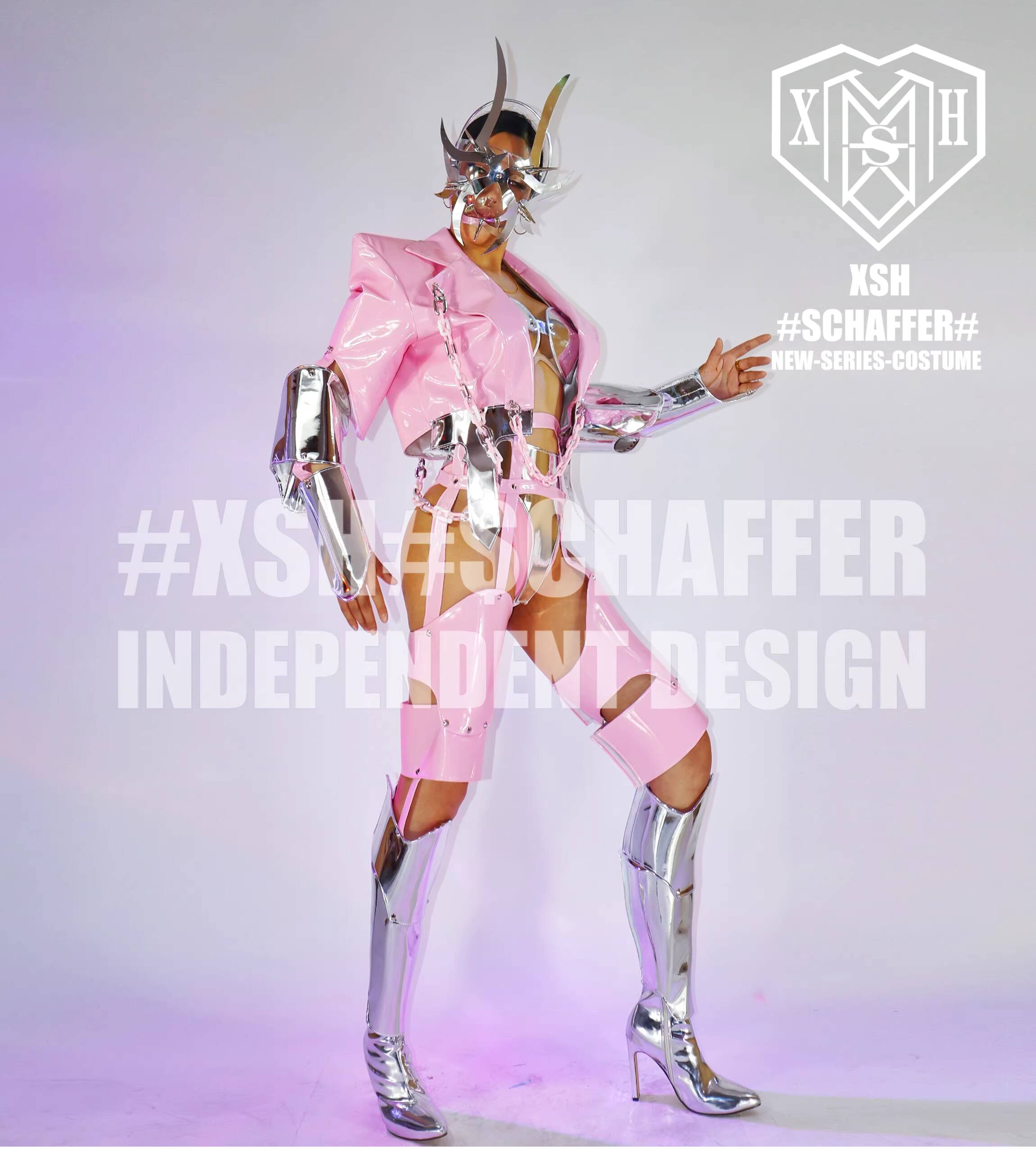 Fantasia Feminina Nova de Hall - Tech Queen avaliação e preço